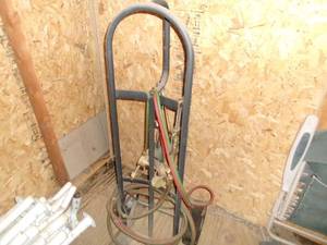 lot 31 image: OxyAcetylene Torch WGauges & Cart