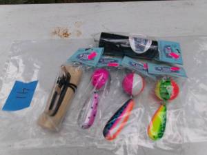lot 41 image: Northern Crack Spearing Teasers WSpinner (NOS)