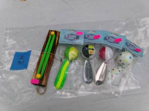 lot 42 image: 4 Northern Crack Spearing Teasers (NOS)