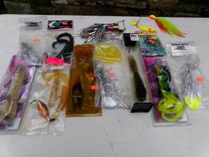 lot 64 image: 13 Muskie Fishing Lures (NOS)