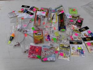 lot 82 image: Misc Fishing Lures, Hooks, Spinners, Teardrops & More (NOS)