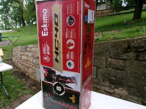 lot 101 image: Eskimo HC40Q8 Propane 8 Ice Auger (NOS)