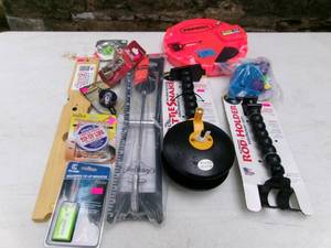 lot 119 image: Ice Fishing Misc Frabill Tipups & Rattle Reels (NOS)