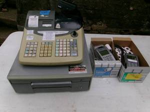 lot 124 image: Casio Cash Register & 2 Verifone Card Readers