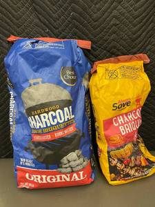 lot 3 image: Bundle of Charcoal Briquettes - 24 lbs Total