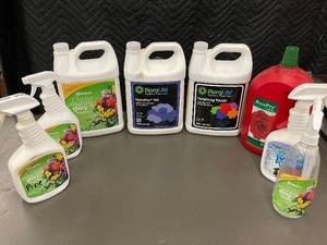 lot 34 image: Collection of Floralife Flower Care Solutions and RosePro Vase Solution