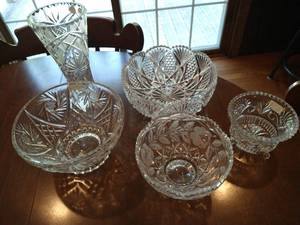 lot 18 image: Crystal Lot From Yugoslavia, West Germany, Russia, etc