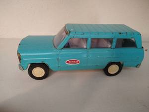 lot 46 image: Metal Tonka Jeep Wagoneer