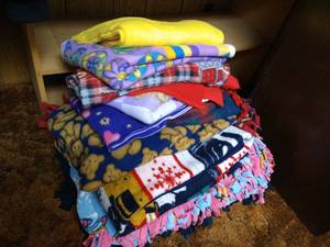 lot 66 image: Fleece Blankets, Fleece to Make Blankets, Kids Sleeping Bag, Etc