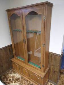 lot 93 image: Gun Cabinet w Key