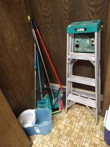 lot 121 image: Step Ladder & Cleaning Tools