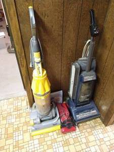 lot 124 image: Vacuum Lot