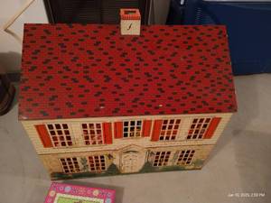 lot 128 image: Metal Doll House
