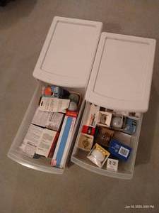 lot 142 image: Two Bins New Light Bulbs