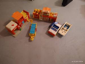 lot 154 image: Vintage Fisher Price Toys