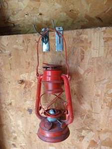 lot 186 image: Old Lantern