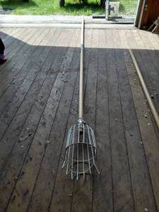 lot 192 image: Extra Long Apple Picker (101)