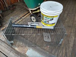 lot 218 image: Live Trap, Gopher Hawk, Mouse Poison