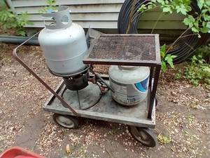 lot 225 image: Portable Propane Cooker w Propane