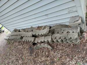lot 233 image: Lot of Cement Edgers