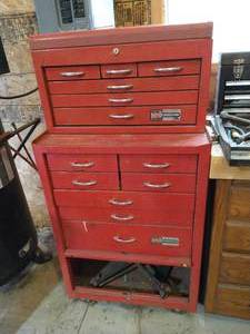 lot 237 image: Tall Tool Chest w Tools
