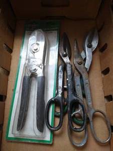 lot 240 image: Tray of Metal Snips