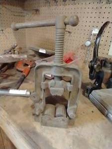 lot 261 image: Antique Clamp Bench Vise