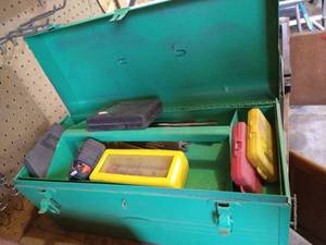 lot 268 image: Green Tool Box w Contents
