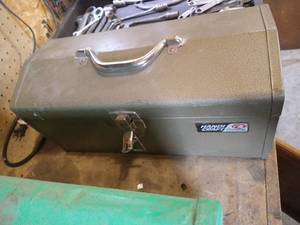 lot 270 image: Brown Tool Box w Contents