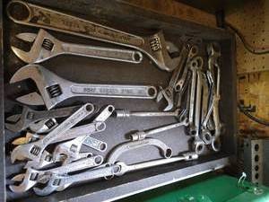 lot 271 image: Flat of Wrenches