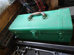 lot 272 image: Green Tool Box w Contents