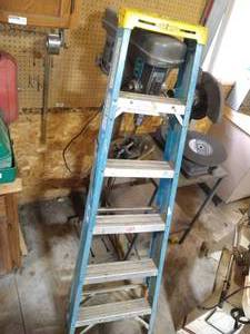 lot 285 image: Fiberglass 6 Ladder