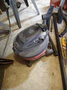 lot 306 image: XL 16 Gal Craftsman Shop Vac w Attachments
