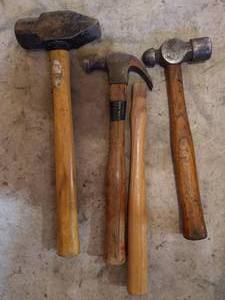lot 317 image: Three Hammers w Extra Handle