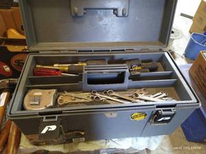 lot 324 image: Big Grey Tool Box w Contents