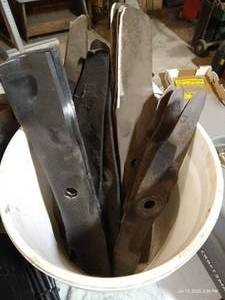 lot 331 image: Bucket of Mower Blades- Three NEW