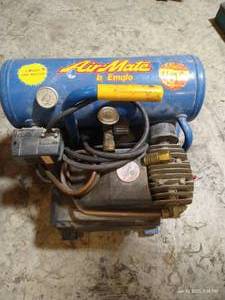 lot 333 image: Air Compressor