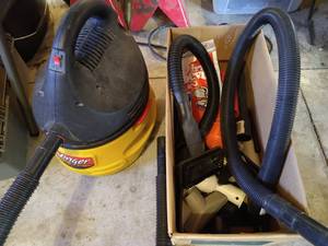 lot 364 image: Mini WetDry Vac