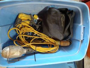 lot 394 image: Tote of Hanging Shop Lights & Flood Lights