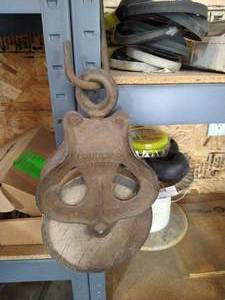 lot 414 image: Large Vintage Pulley