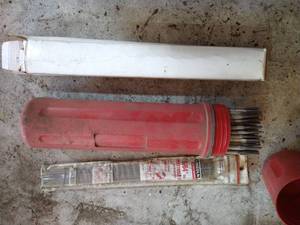 lot 423 image: Welding Rods