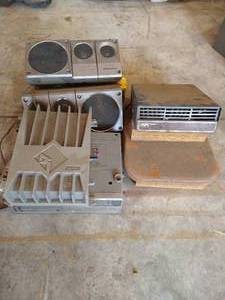 lot 430 image: Truck Accessories Stereo System & Heater