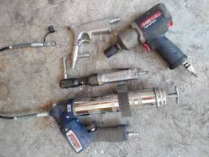 lot 461 image: Four Pneumatic Tools
