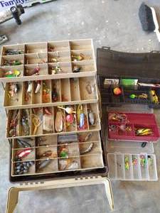 lot 471 image: Tackle Boxes w Accessories