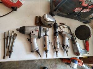 lot 479 image: Pneumatic Tools