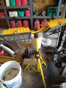lot 523 image: Portable Work Light