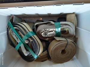 lot 529 image: Tote of Heavy Duty Rachet Straps