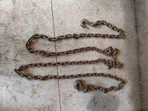 lot 592 image: Long, Heavy Duty Tow Chain