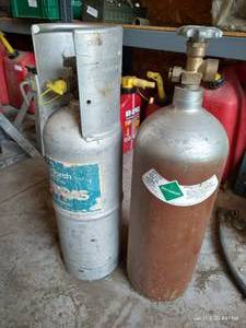 lot 598 image: Two Gas Tanks