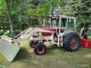 1960s Farmall 706 Tractor - Recent Engine Overhaul And Barely Used Since!